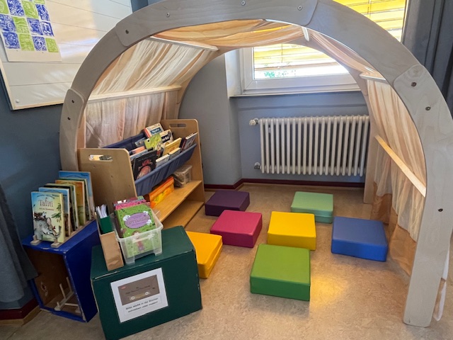 Gemütliche Sitzmöbel für die Fuchsbach Grundschule